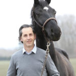 Dr. Erich Scherr arbeitet in einer Gemeinschaftspraxis und ist auf Pferde spezialisiert.